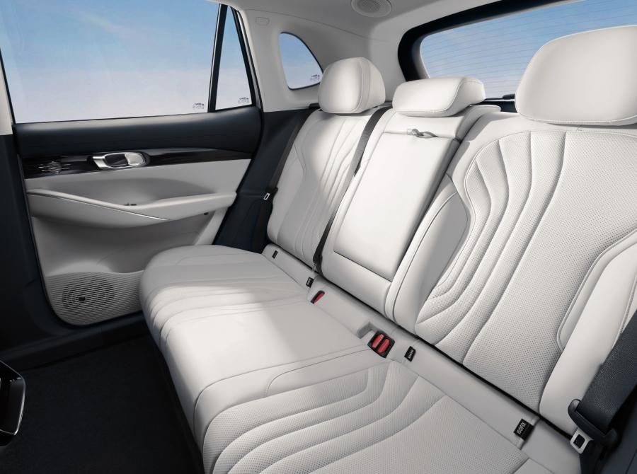 EX5 - Rear seats.jpg