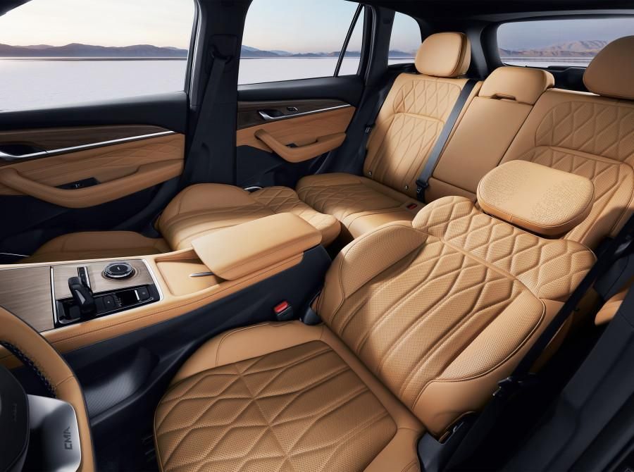 Monjaro front seats flat.jpg