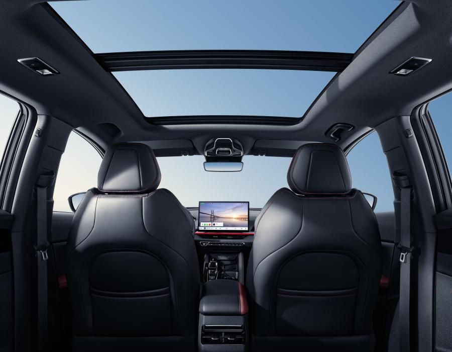Coolray panoramic sunroof.jpg