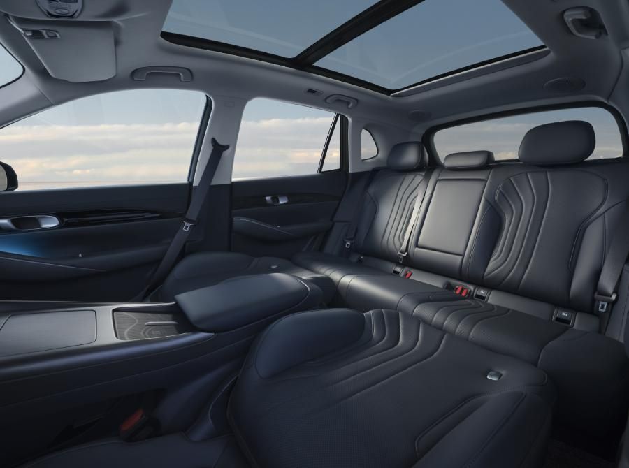 EX5 - Front seats flat black.jpg